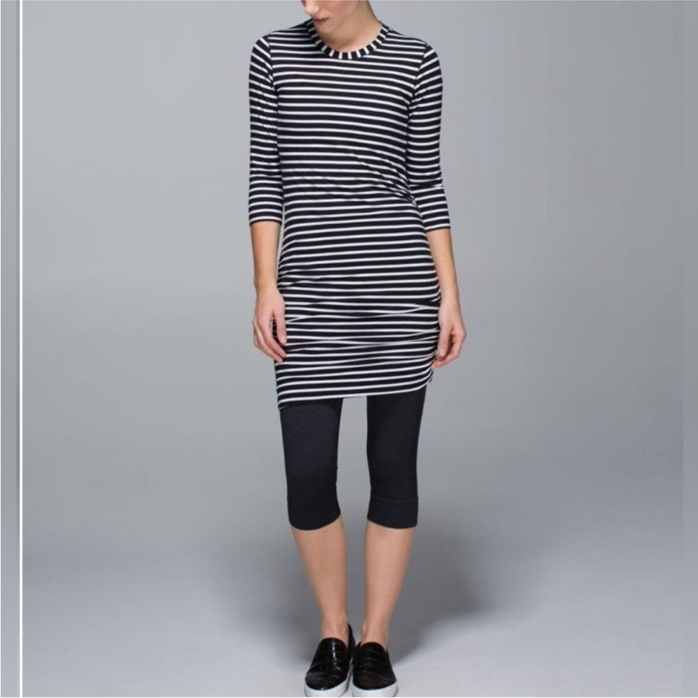 Lululemon Deenie Stripe Anytime Ruched Dress | size 6 | Black and white